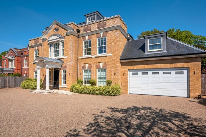 6 Bedroom Detached House To Rent In Gregories Road, Beaconsfield, HP9