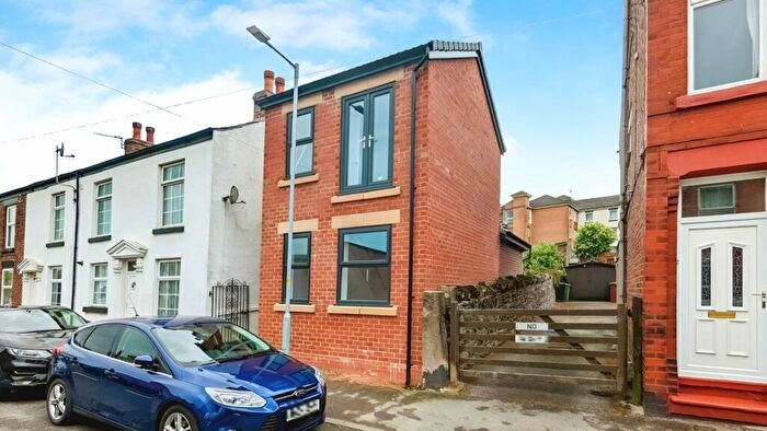 1 Bedroom Detached House To Rent In Willow Grove, Marple, Stockport, Greater Manchester, SK6