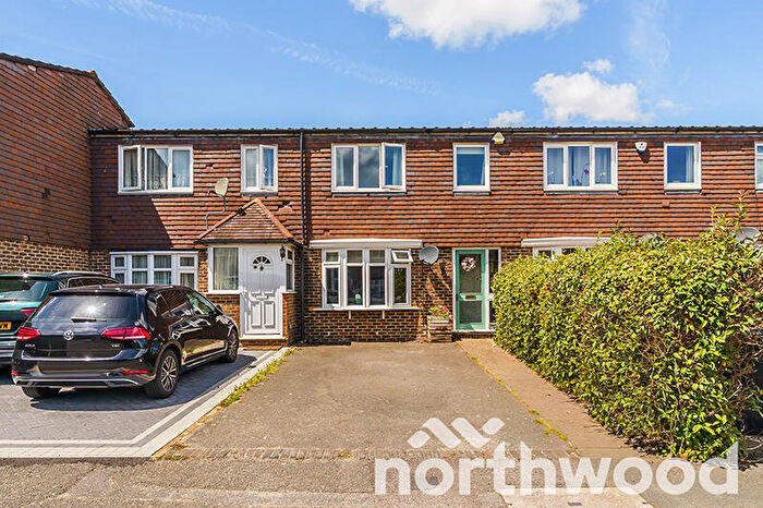 3 Bedroom Terraced House For Sale In Somerset Close, Epsom, KT19