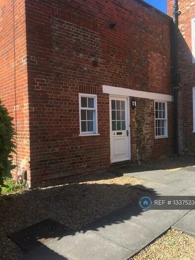 2 Bedroom Flat To Rent In Morland Court, Abingdon, OX14