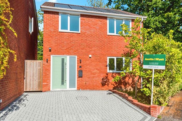 2 Bedroom Detached House For Sale In Cedar Mount, Lyndhurst, Hampshire, SO43