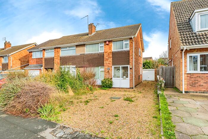 3 Bedroom Semi-Detached House For Sale In St. Saviours Road, Kettering, NN15