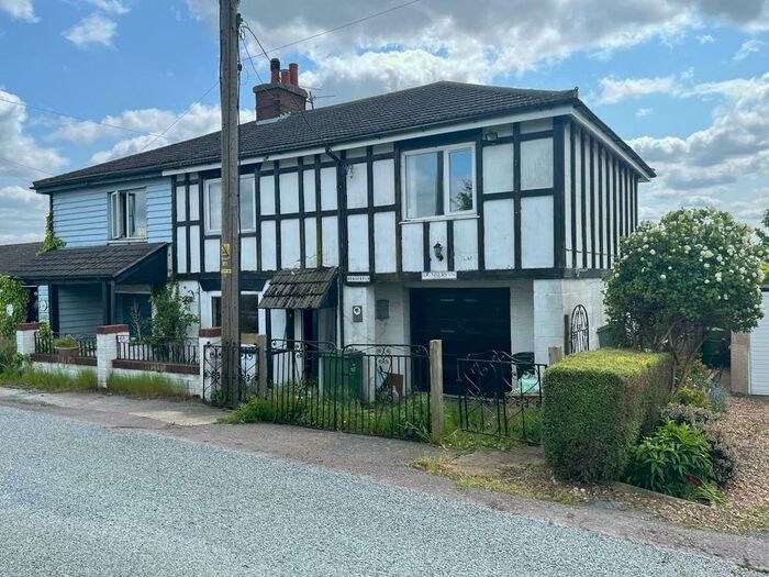 4 Bedroom Semi-Detached House For Sale In Creekview, Nordelph, Downham Market, PE38