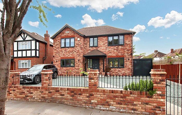 4 Bedroom Detached House For Sale In Langland Gardens, Shirley, CR0