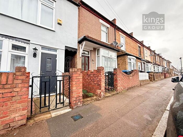 3 Bedroom House For Sale In Rounton Road, Waltham Abbey, EN9