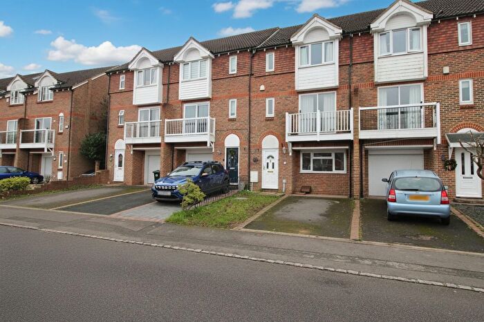 4 Bedroom Terraced House For Sale In Bradbridge Green, Ashford, TN23