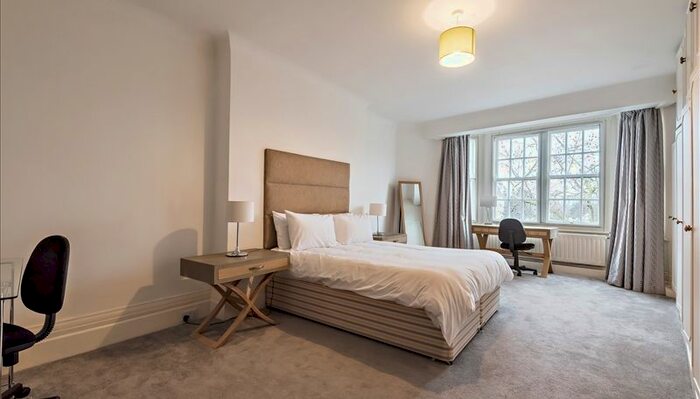 5 Bedroom Flat To Rent In Strathmore Court, London, NW8