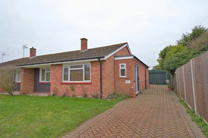 2 Bedroom Bungalow For Sale In Chestnut Crescent, Reading, RG2