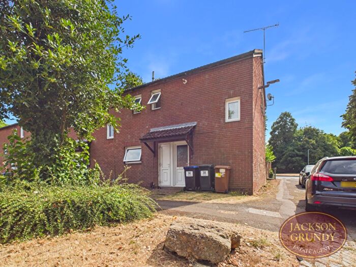 2 Bedroom End Of Terrace House For Sale In Farraxton Square, Northampton, NN4
