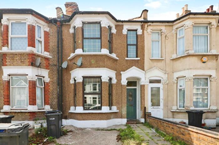 5 Bedroom Terraced House To Rent In Westwood Road, Ilford, IG3