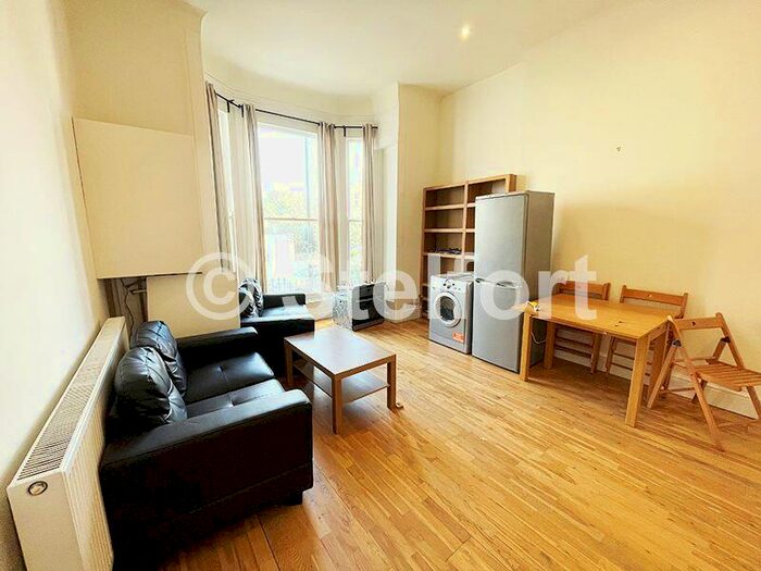 2 Bedroom Apartment To Rent In St. John's Grove, London, N19