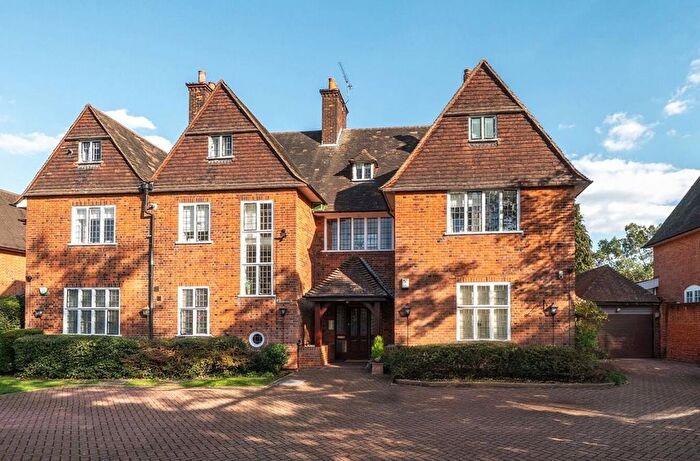 2 Bedroom Flat For Sale In Flat, Shepherds Green, Chislehurst, Kent, BR7