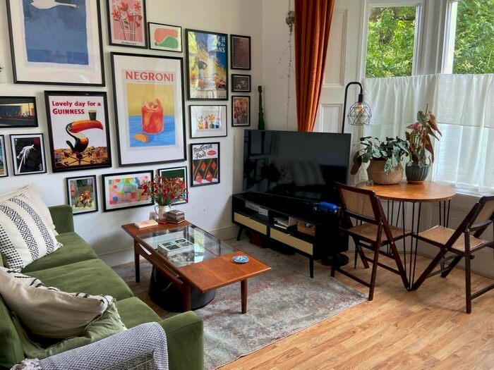 1 Bedroom Flat To Rent In Moulins Road, Hackney, E9