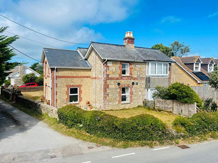 3 Bedroom Semi-Detached House For Sale In Thorley, Isle Of Wight, PO41