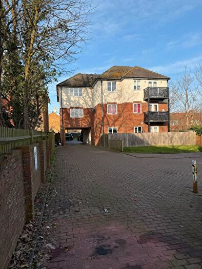 2 Bedroom Flat To Rent In High Street, Hayes, UB3