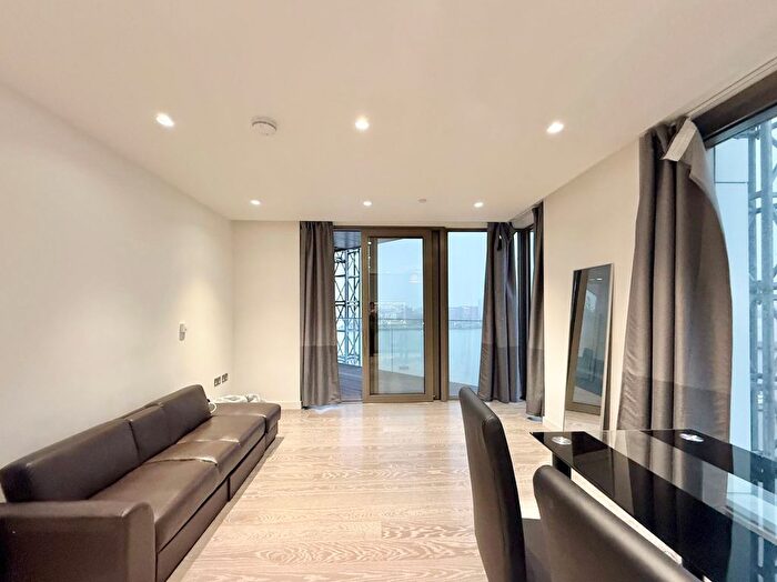 1 Bedroom Flat To Rent In Pilot Walk, London, SE10