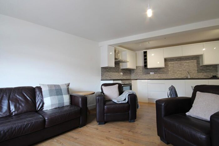 1 Bedroom Apartment To Rent In King Street Maidenhead Berkshire, SL6