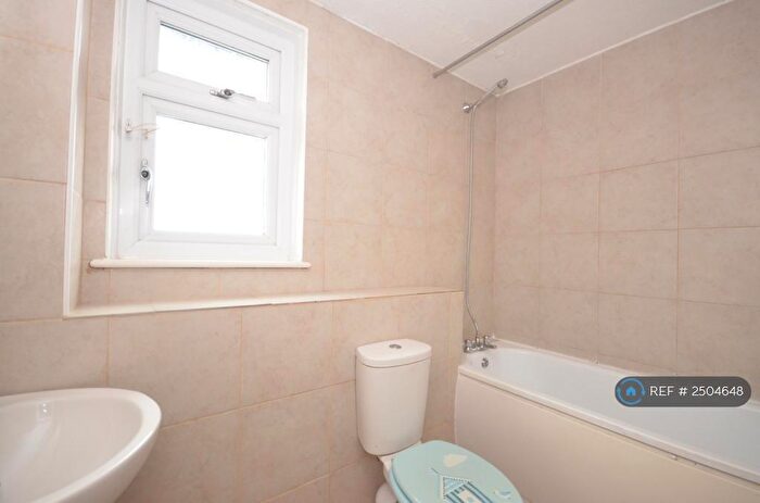 1 Bedroom Maisonette To Rent In Celandine Drive, London, SE28