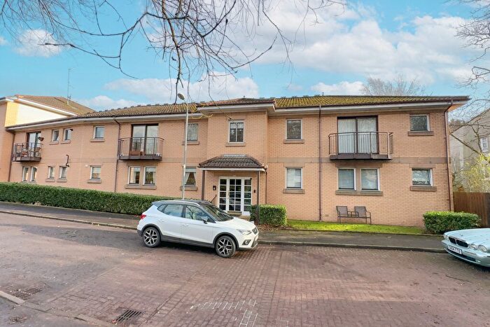 3 Bedroom Flat For Sale In Burnmouth Place, Bearsden, Glasgow, G61
