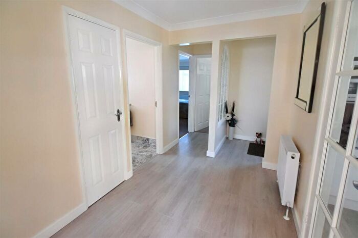 3 Bedroom Detached Bungalow For Sale In Private Setting - Rainbow Road, Canvey Island, SS8