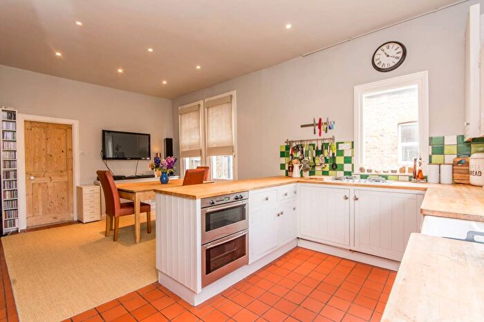 4 Bedroom Maisonette To Rent In Pavilion Terrace, North Kensington, London, W12