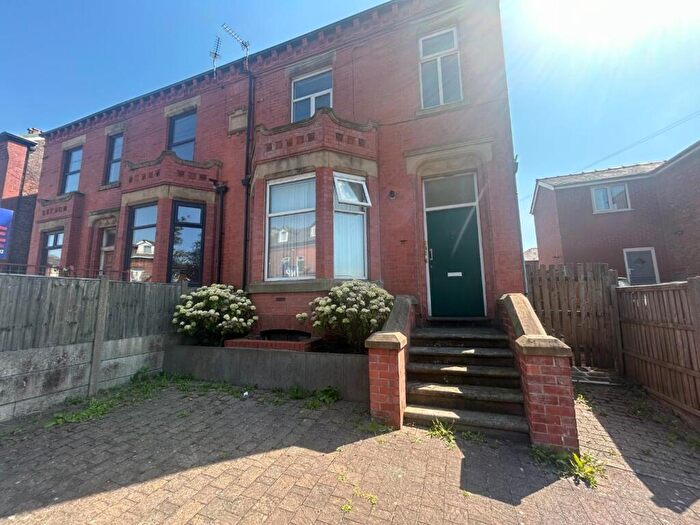 2 Bedroom Flat To Rent In St. Marys Road, Moston, Manchester, M40