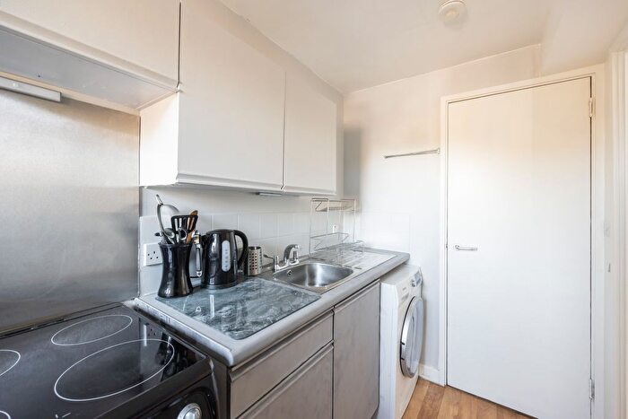 1 Bedroom Flat For Sale In / Henderson Row, Edinburgh, EH3
