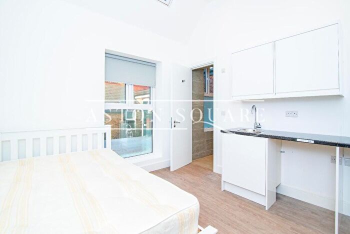Studio To Rent In Cann Hall Road, London, E11
