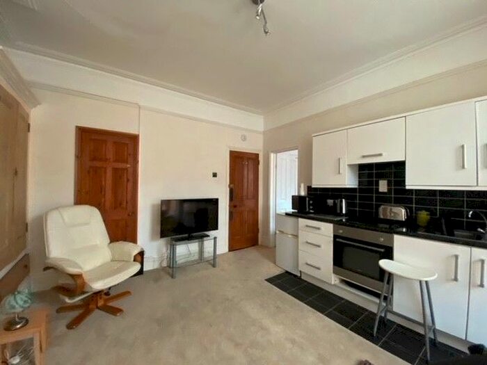 1 Bedroom Flat To Rent In Festing Grove, Southsea, PO4