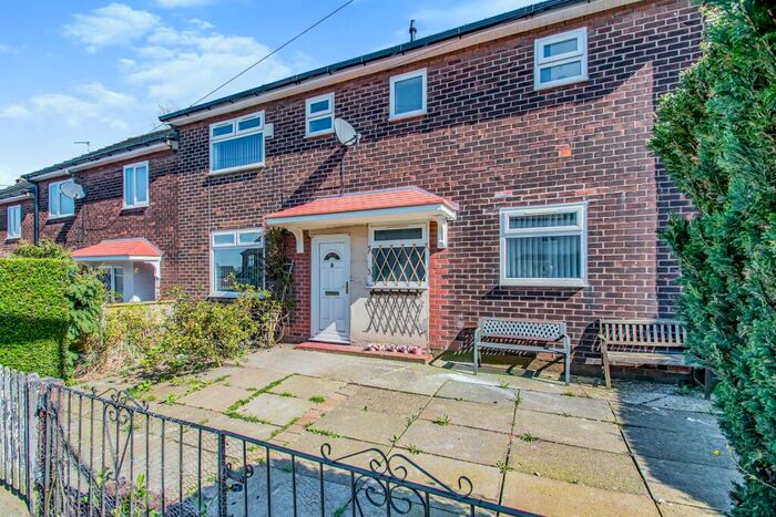 4 Bedroom End Of Terrace House To Rent In Searness Road, M24