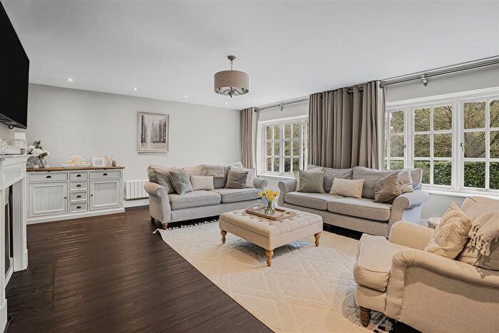 4 Bedroom Terraced House For Sale In Devey Way, Goldings, SG14