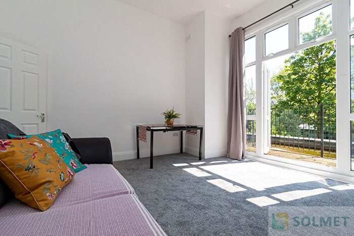 2 Bedroom Flat To Rent In Christchurch Avenue, Kilburn, London, NW6