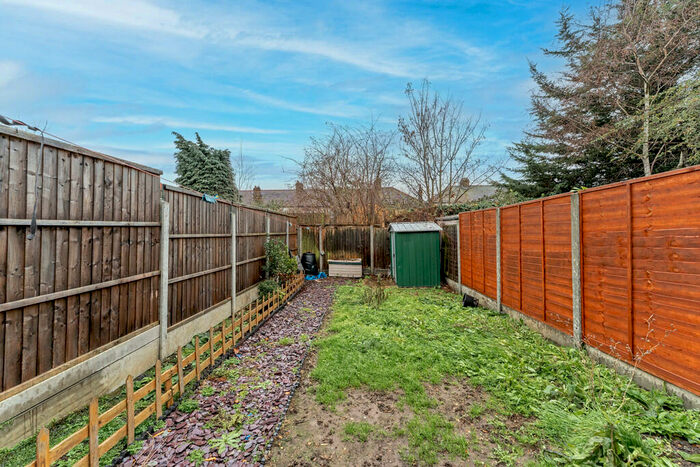 2 Bedroom Ground Flat To Rent In Halford Road, Leyton, E10