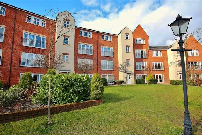 2 Bedroom Flat To Rent In Kings Wharf, Mill Street, Wantage, Oxfordshire, OX12