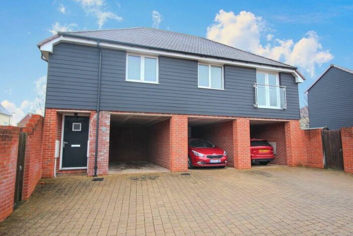 2 Bedroom Flat To Rent In Hadleigh Close, Andover, SP11