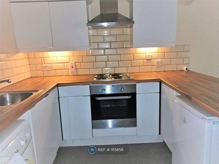 2 Bedroom Maisonette To Rent In Lion Court, Borehamwood, WD6