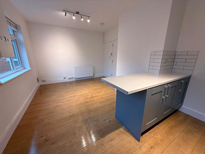 3 Bedroom Terraced House To Rent In (Residential) Beeston Road, NG7