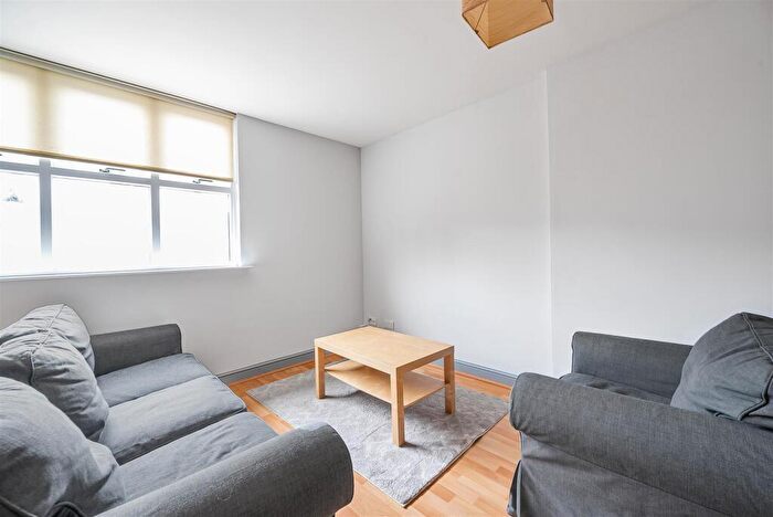 1 Bedroom Apartment To Rent In Kirkgate, Leeds, LS2