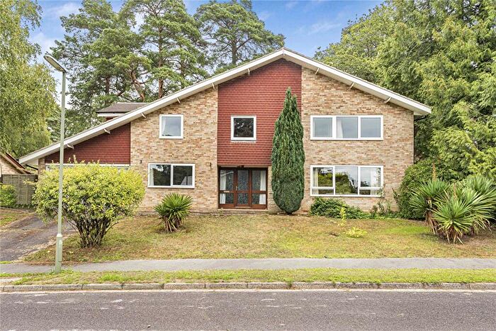 4 Bedroom Detached House For Sale In Rozeldene, Hindhead, Surrey, GU26
