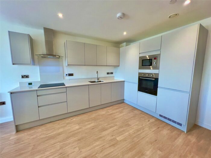 2 Bedroom Flat To Rent In Trent Lane, Nottingham, NG2