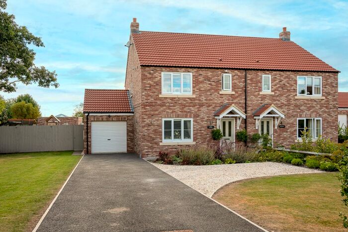 3 Bedroom Semi-Detached House For Sale In Easingwold Road, Huby, York, YO61