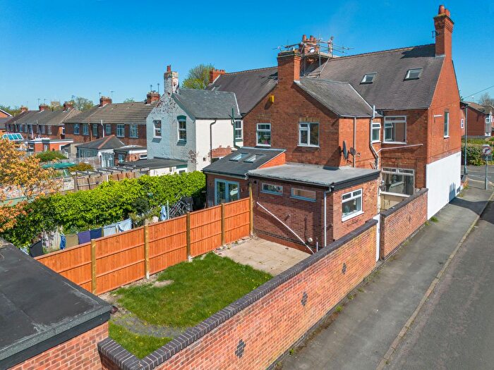 4 Bedroom End Of Terrace House To Rent In Board Street, LE7