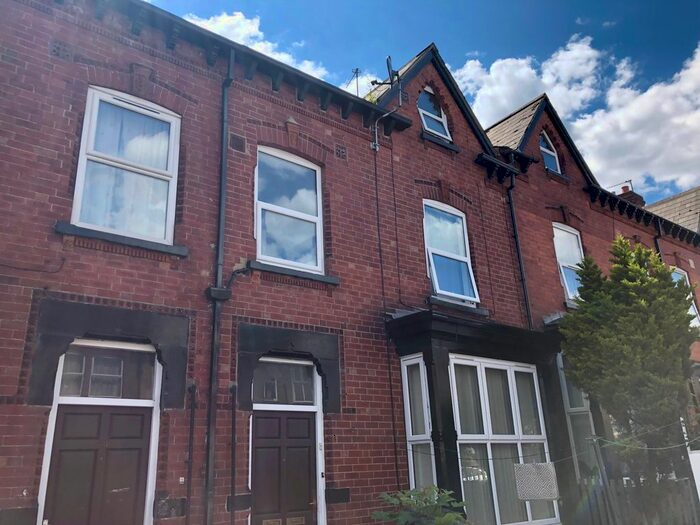 4 Bedroom Flat To Rent In Hamilton Avenue, Leeds, LS7