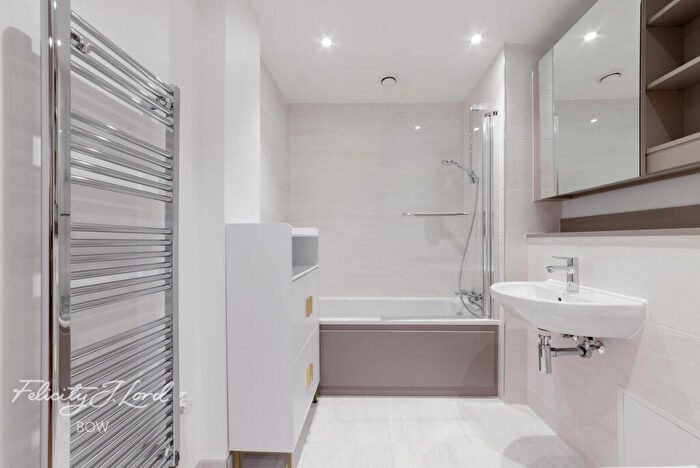 2 Bedroom Apartment For Sale In Barry Blandford Way, London, E3