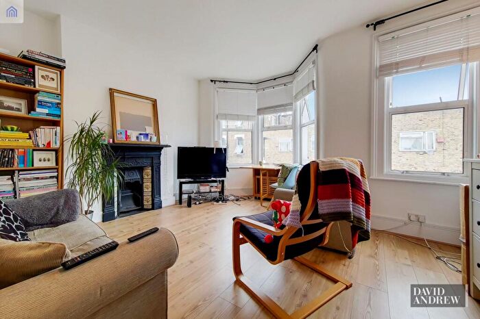 3 Bedroom Apartment To Rent In Falkland Road, London, N8