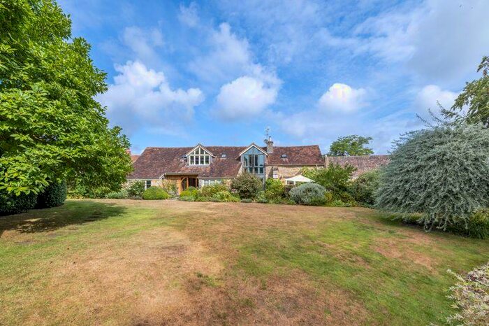 3 Bedroom Barn Conversion For Sale In Charming Spacious Barn Conversion, BA22