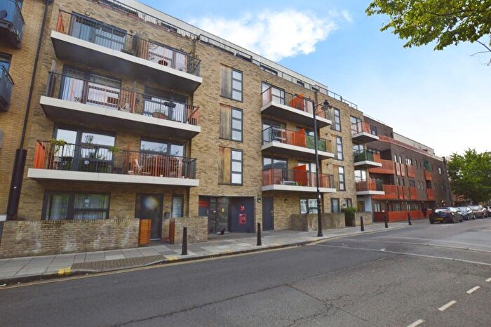2 Bedroom Flat For Sale In Matchstick Apartments, Fairfield Road, London, E3