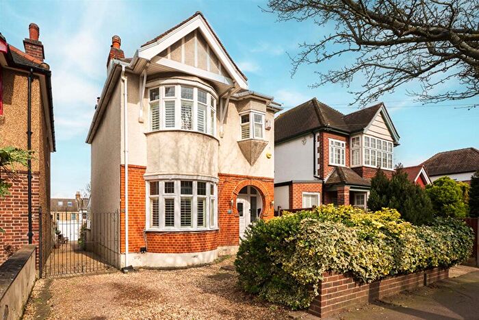 3 Bedroom Detached House For Sale In Dunvegan Road, SE9