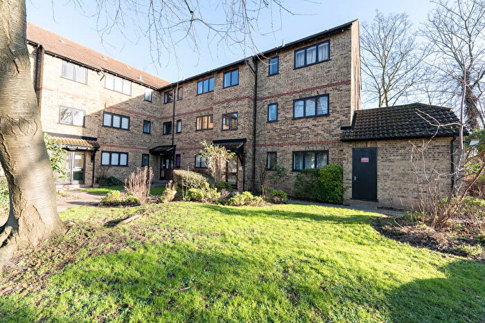 1 Bedroom Flat To Rent In Fillebrook Road, Leytonstone, E11