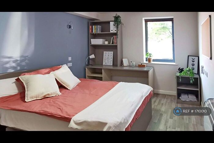 1 Bedroom Flat To Rent In Trinity Hall, Leeds, LS6